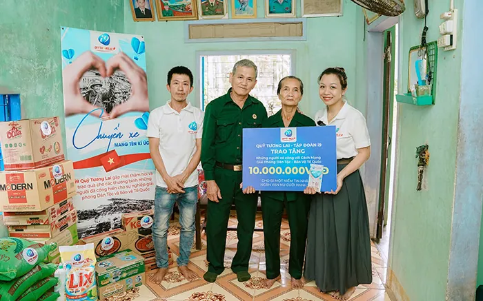 Banner liên hệ tv88, tổng đài viên hỗ trợ khách hàng 24/7