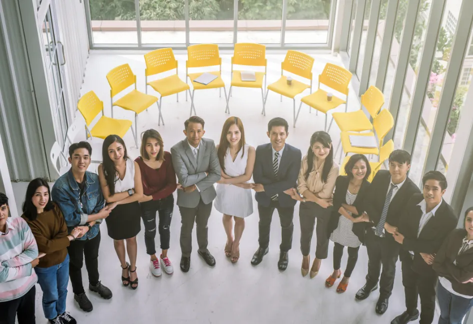 Hình ảnh minh họa quản lý ngân sách và giới hạn đặt cược, với biểu tượng ví tiền, đồng hồ và biểu đồ tài chính.